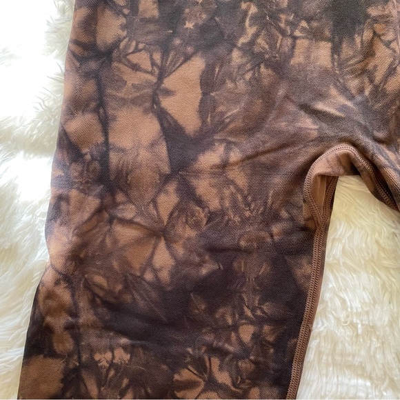 Victoria’s Secret PINK Active seamless workout tights - marble tie dye - Picture 13 of 16